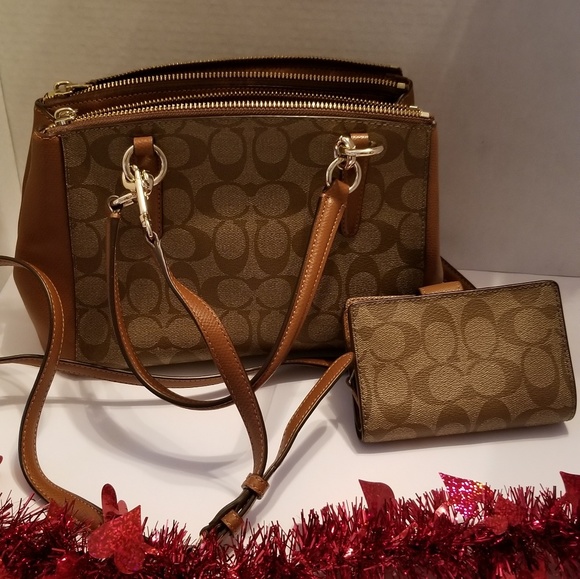 👜NWOT COACH BAG AND MATCHING WALLET - Picture 2 of 8